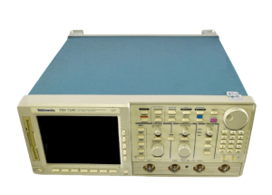 TEKTRONIX TDS724C 500MHz Digitizing Oscilloscope