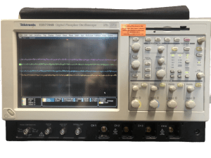 Tektronix TDS7704B 7GHz Digital Sampling Oscilloscope